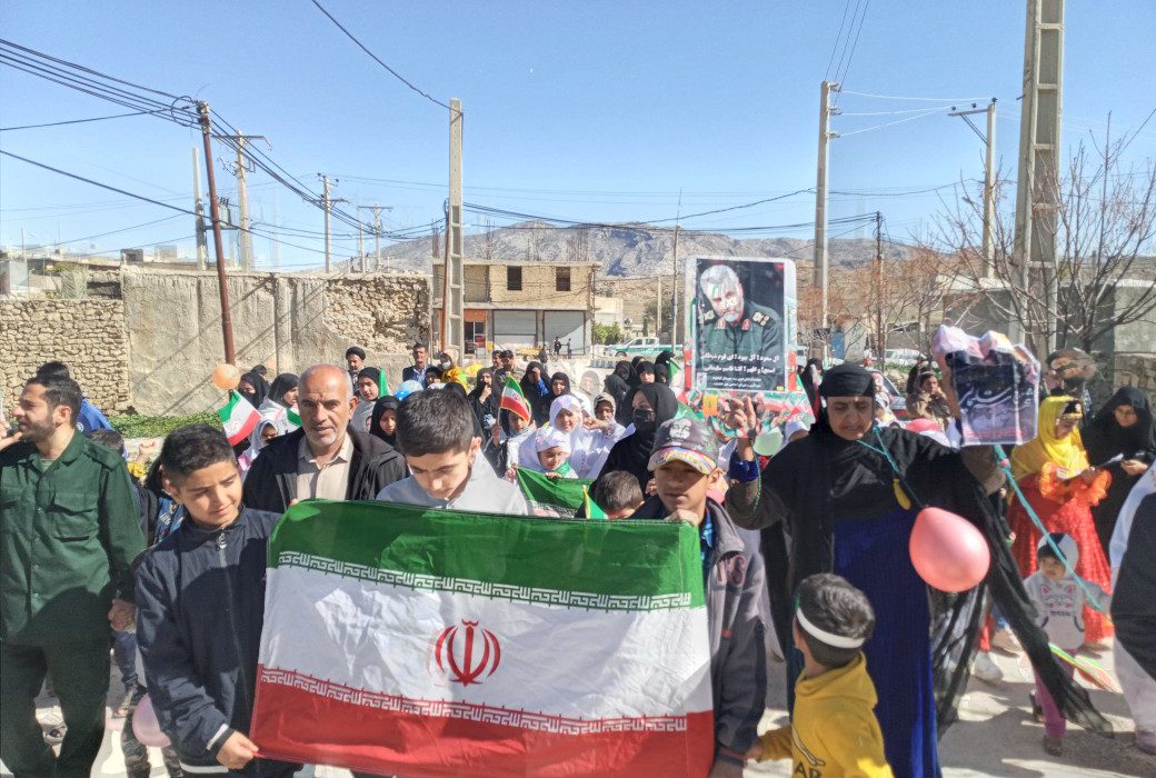 جشن پیروزی انقلاب اسلامی در روستای راک برگزار شد (+تصاویر)