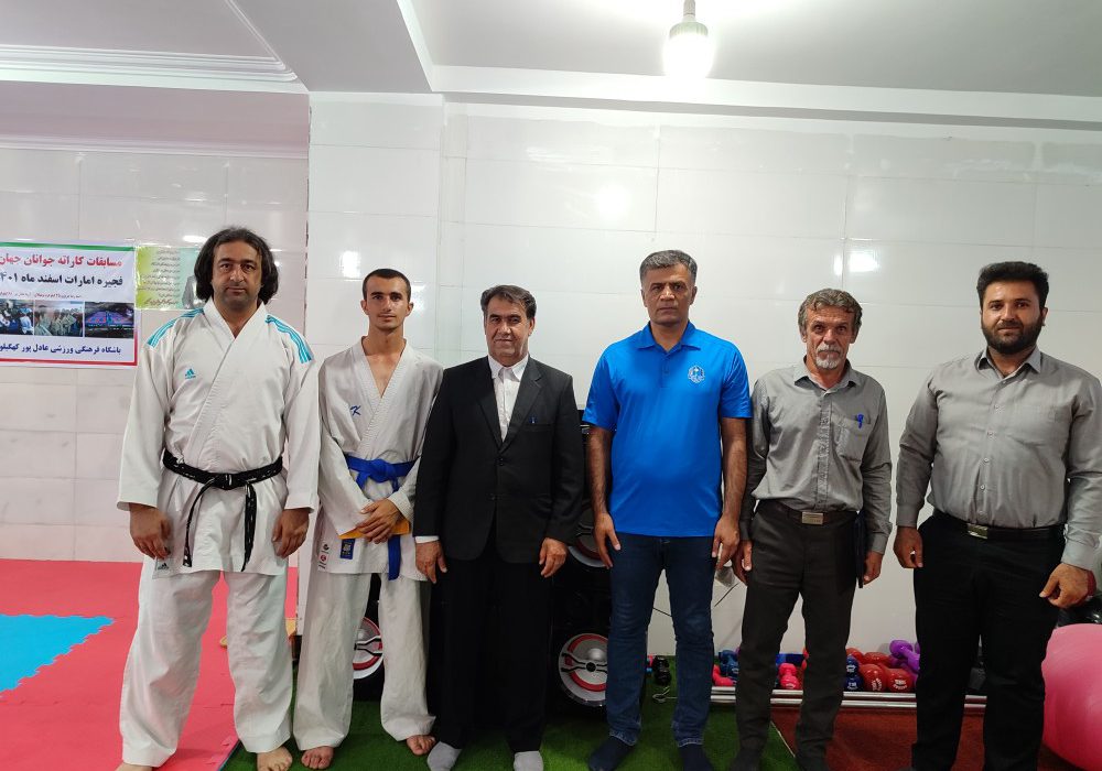 مراسم تجلیل از قهرمان کاراته نیروی زمینی ارتش وخبرنگاران با حضور رئیس اداره ورزش وجوانان در باشگاه عادل پور کهگیلویه(+تصاویر)